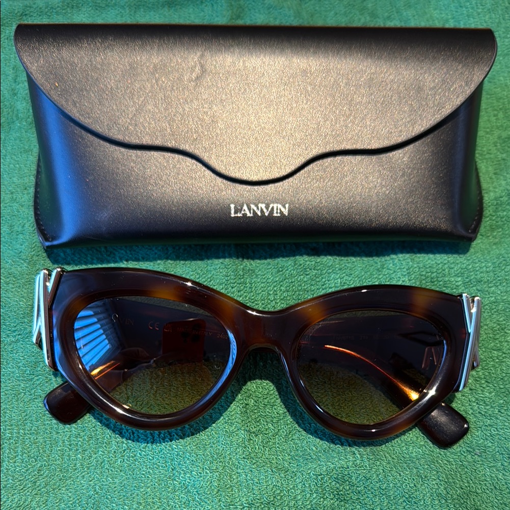 Lanvin Brown Sunglasses With Case